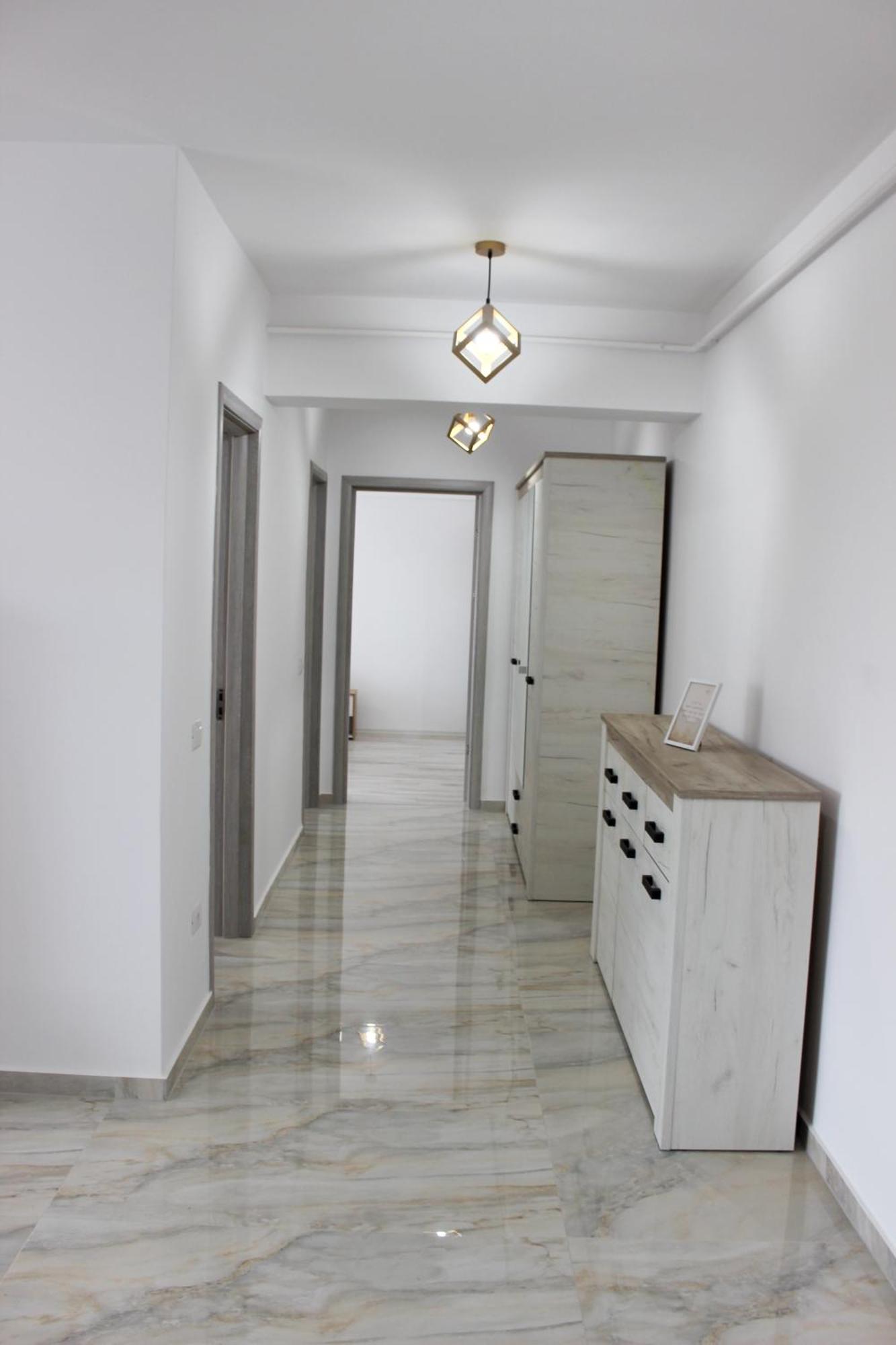 Cozy Apartments In Centre Of Suceava Near Kaufland And University Exteriör bild