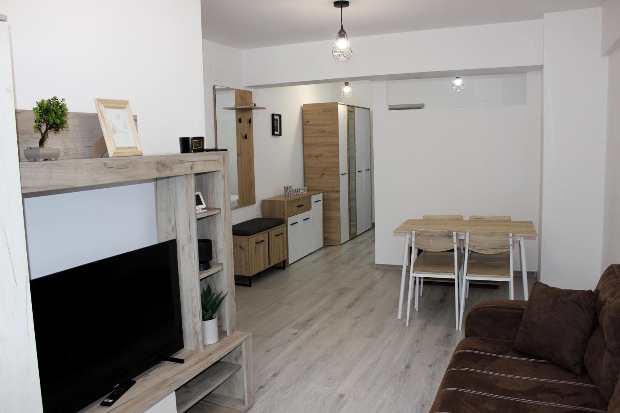 Cozy Apartments In Centre Of Suceava Near Kaufland And University Exteriör bild