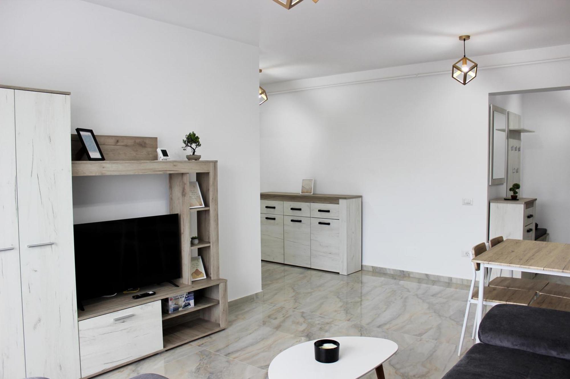 Cozy Apartments In Centre Of Suceava Near Kaufland And University Exteriör bild