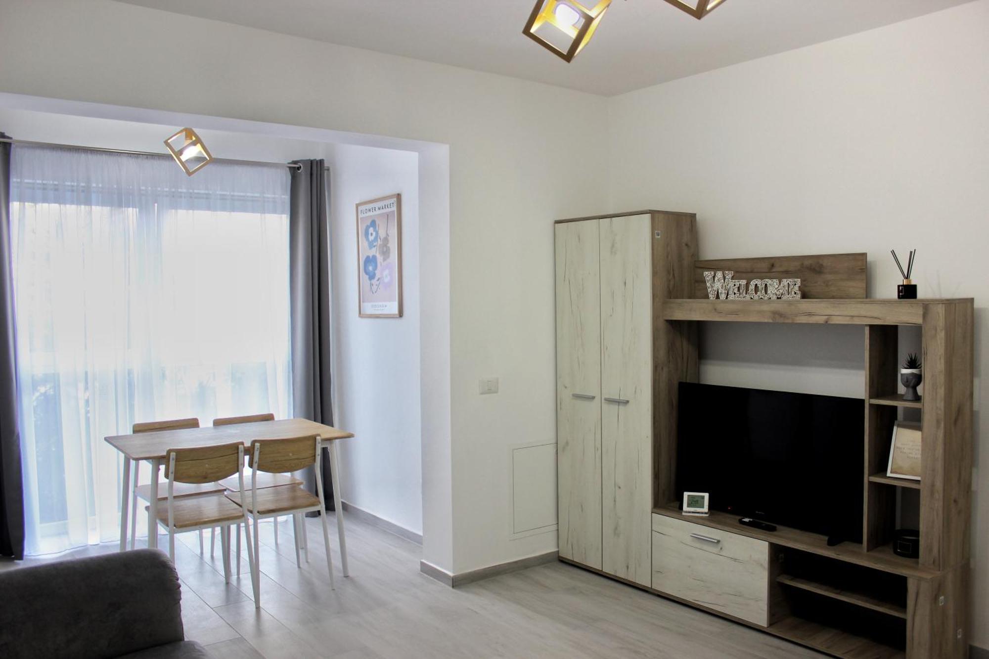 Cozy Apartments In Centre Of Suceava Near Kaufland And University Exteriör bild