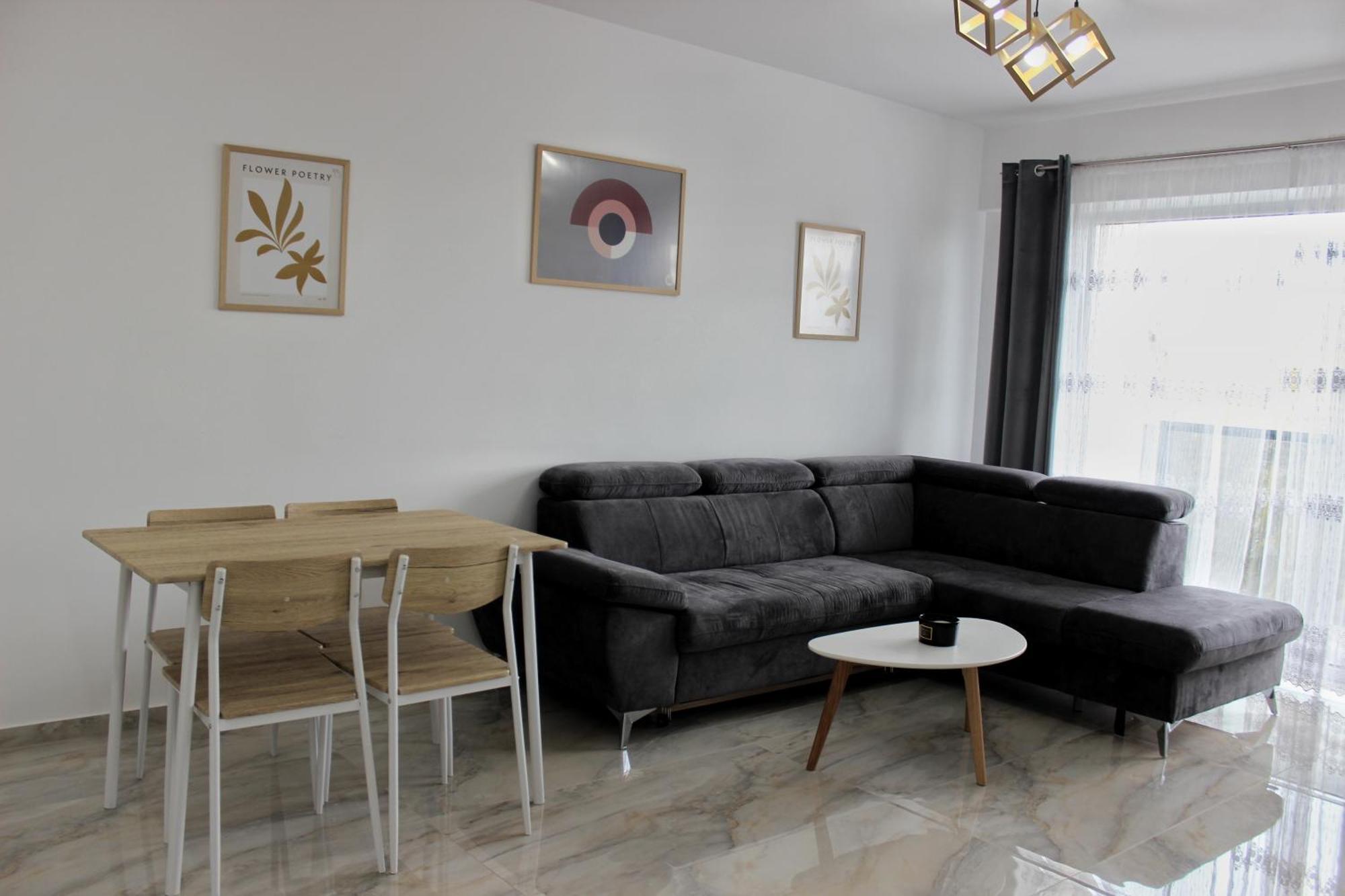 Cozy Apartments In Centre Of Suceava Near Kaufland And University Exteriör bild