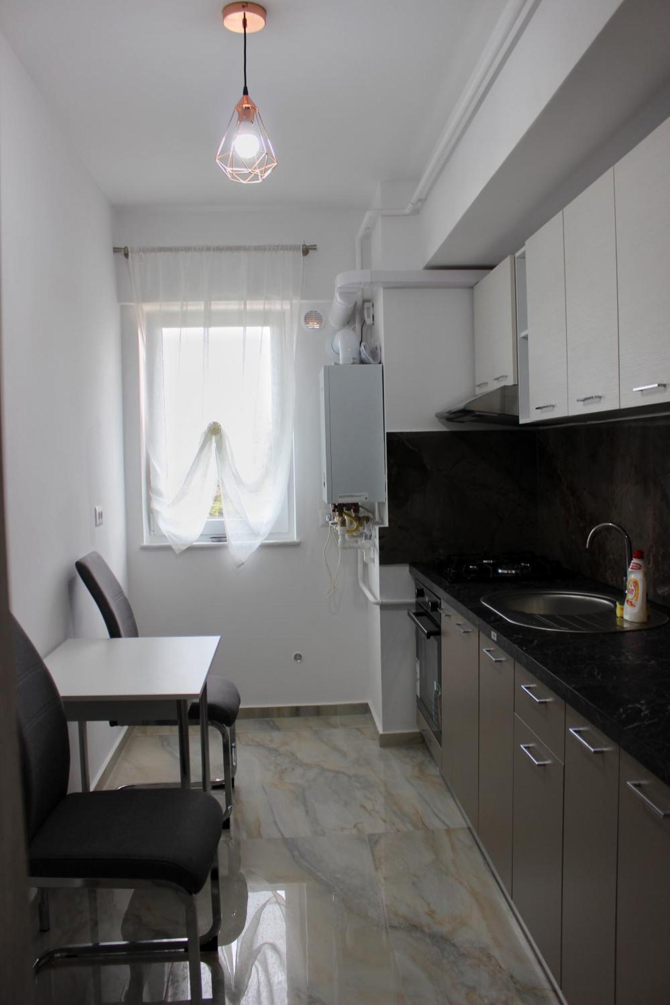 Cozy Apartments In Centre Of Suceava Near Kaufland And University Exteriör bild